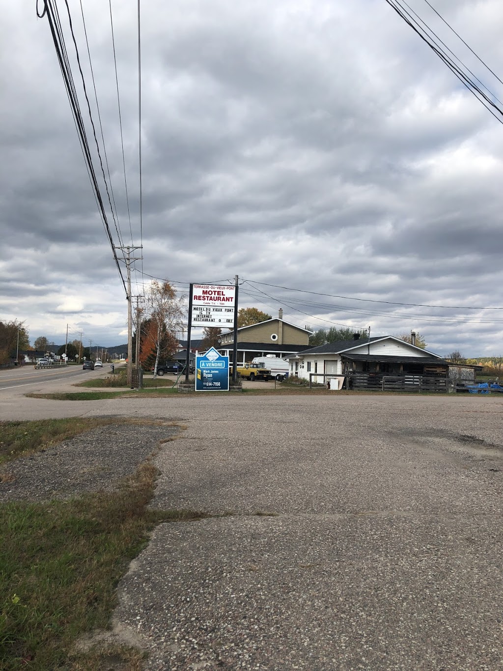 Motel du Vieux Pont | 304 QC-148, Mansfield-et-Pontefract, QC J0X 1R0, Canada | Phone: (819) 683-2153