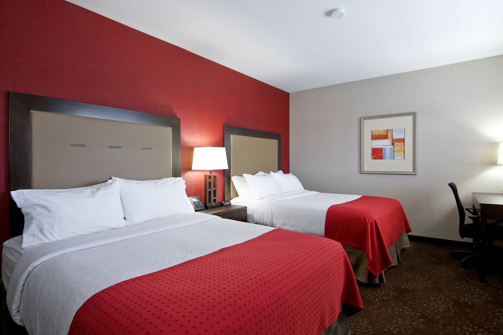Holiday Inn & Suites St. Catharines Conf Ctr | 327 Ontario St, St. Catharines, ON L2R 5L3, Canada | Phone: (905) 688-2324
