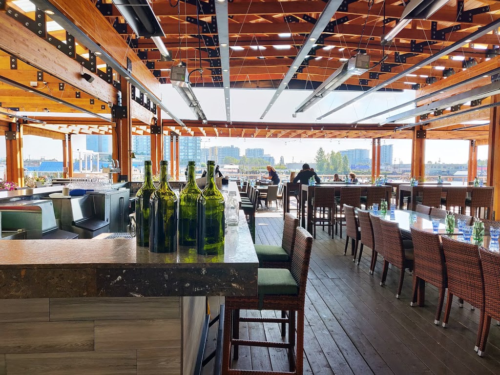 The Deck Kitchen + Bar | 3500 Cessna Dr, Richmond, BC V7B 1C7, Canada | Phone: (604) 276-1954