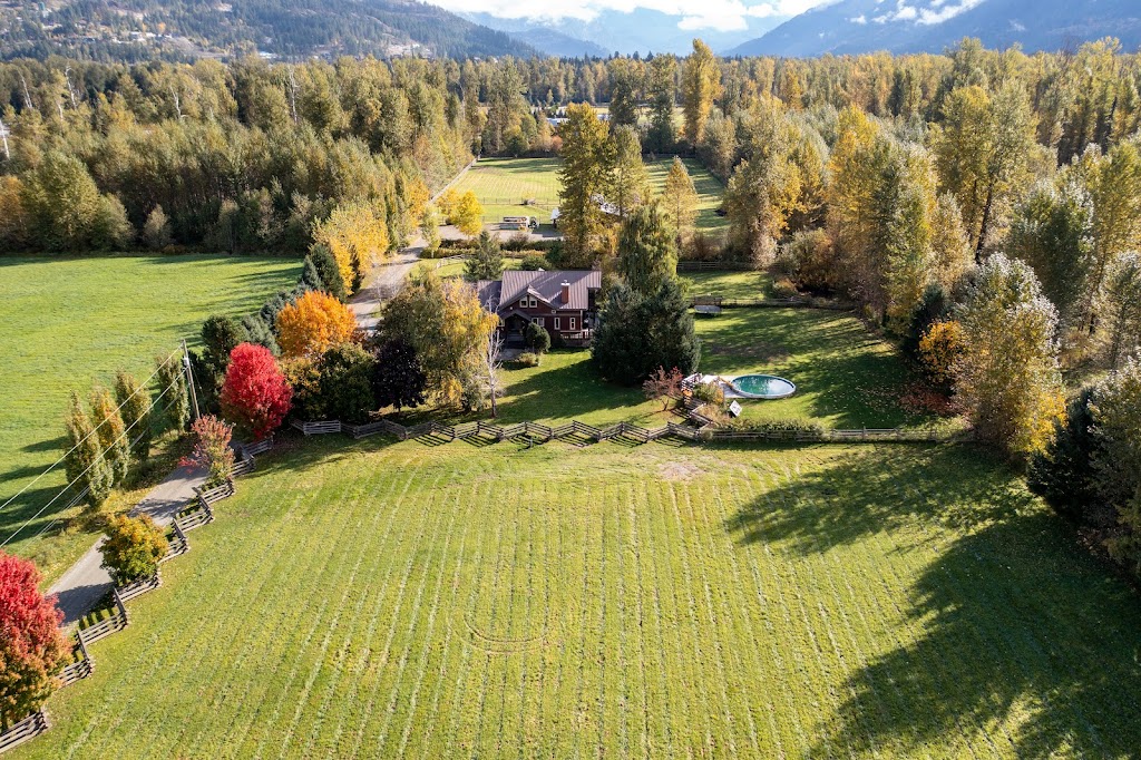 Daisy lane acres | Clover Rd, Pemberton, BC V0N 2L0, Canada | Phone: (778) 938-0448