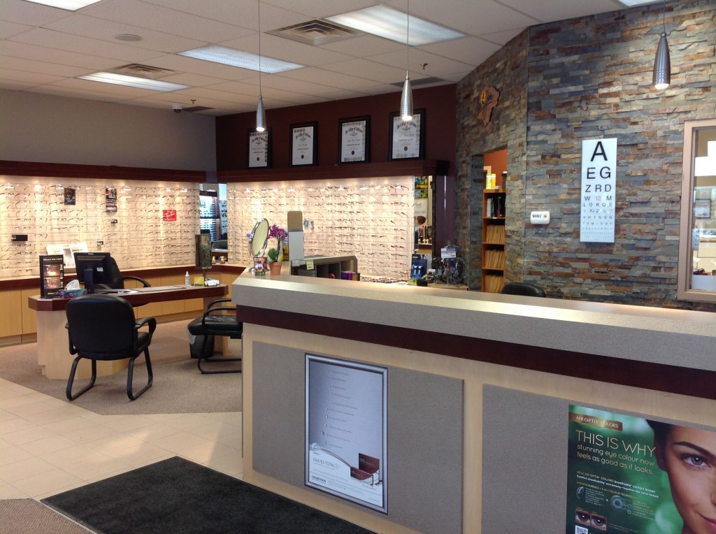 Newmarket Optical | 16635 Yonge St Unit 14 & 15, Newmarket, ON L3X 1V6, Canada | Phone: (905) 895-5584