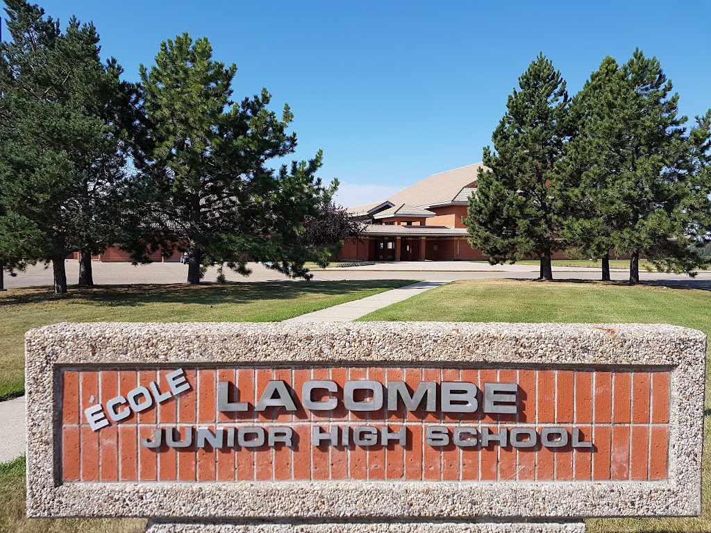 École Lacombe Junior High School | 5830 50 St, Lacombe, AB T4L 1G5, Canada | Phone: (403) 782-3812