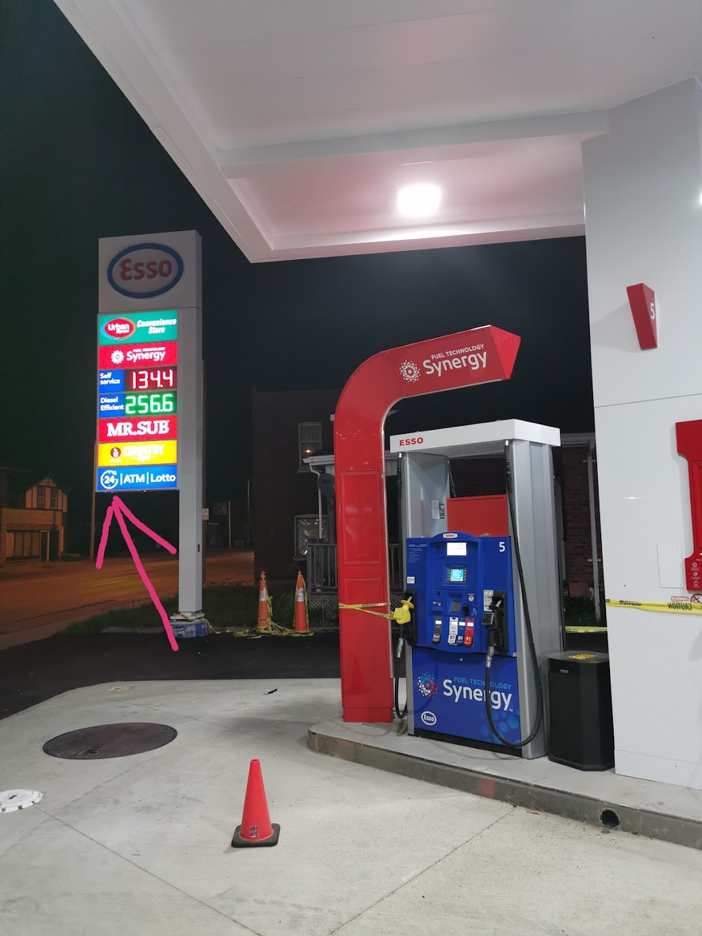 Esso | 80 Colborne St W #78, Brantford, ON N3T 1K5, Canada | Phone: (519) 304-1955