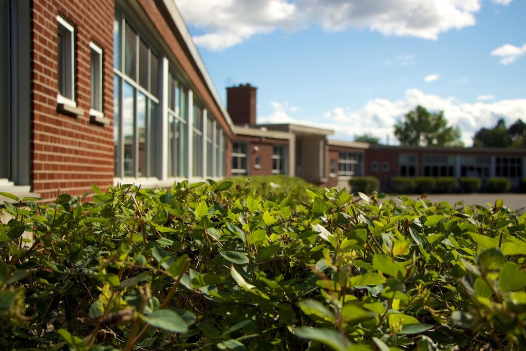 Alexander von Humboldt German International School | 216 Rue Victoria, Baie-dUrfé, QC H9X 2H9, Canada | Phone: (514) 457-2886