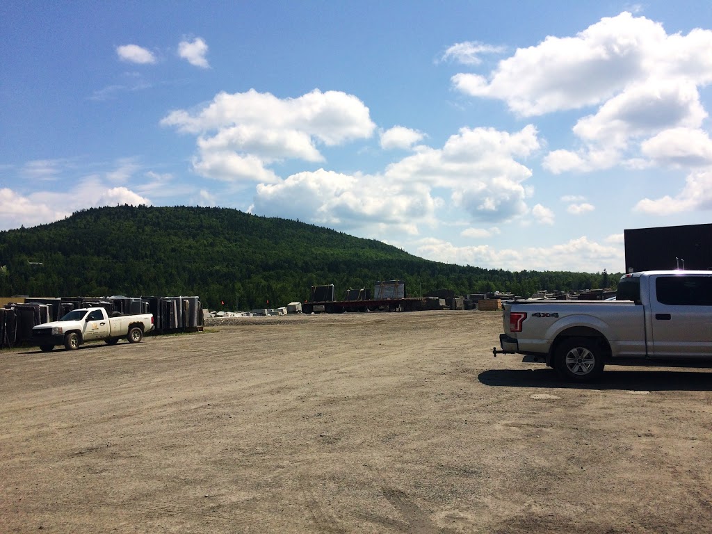 Usine Tranches Saint-Sébastien - Polycor | 1070 Chemin Bussière, Saint-Sébastien-de-Frontenac, QC G0Y 1M0, Canada | Phone: (819) 652-2000