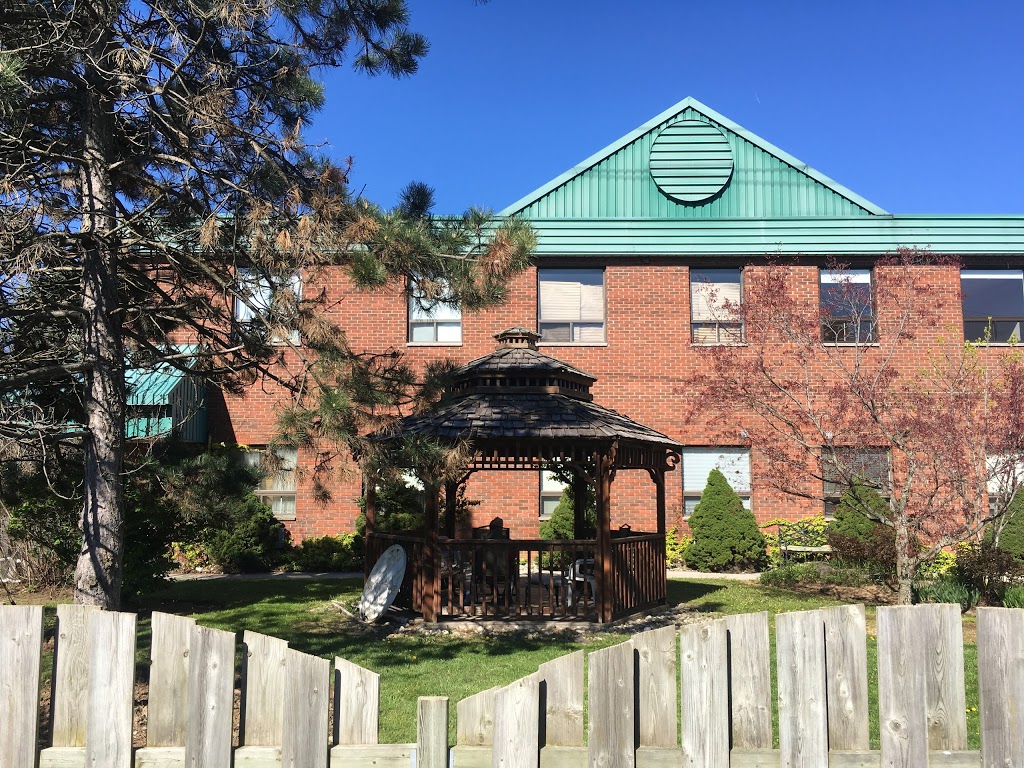 Yorkville Retirement Residence | 211 York Rd, Dundas, ON L9H 1M9, Canada | Phone: (905) 627-3404