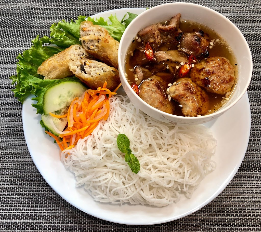 Pho Viet | 1550 S Gateway Rd, Mississauga, ON L4W 5G6, Canada | Phone: (905) 206-8988