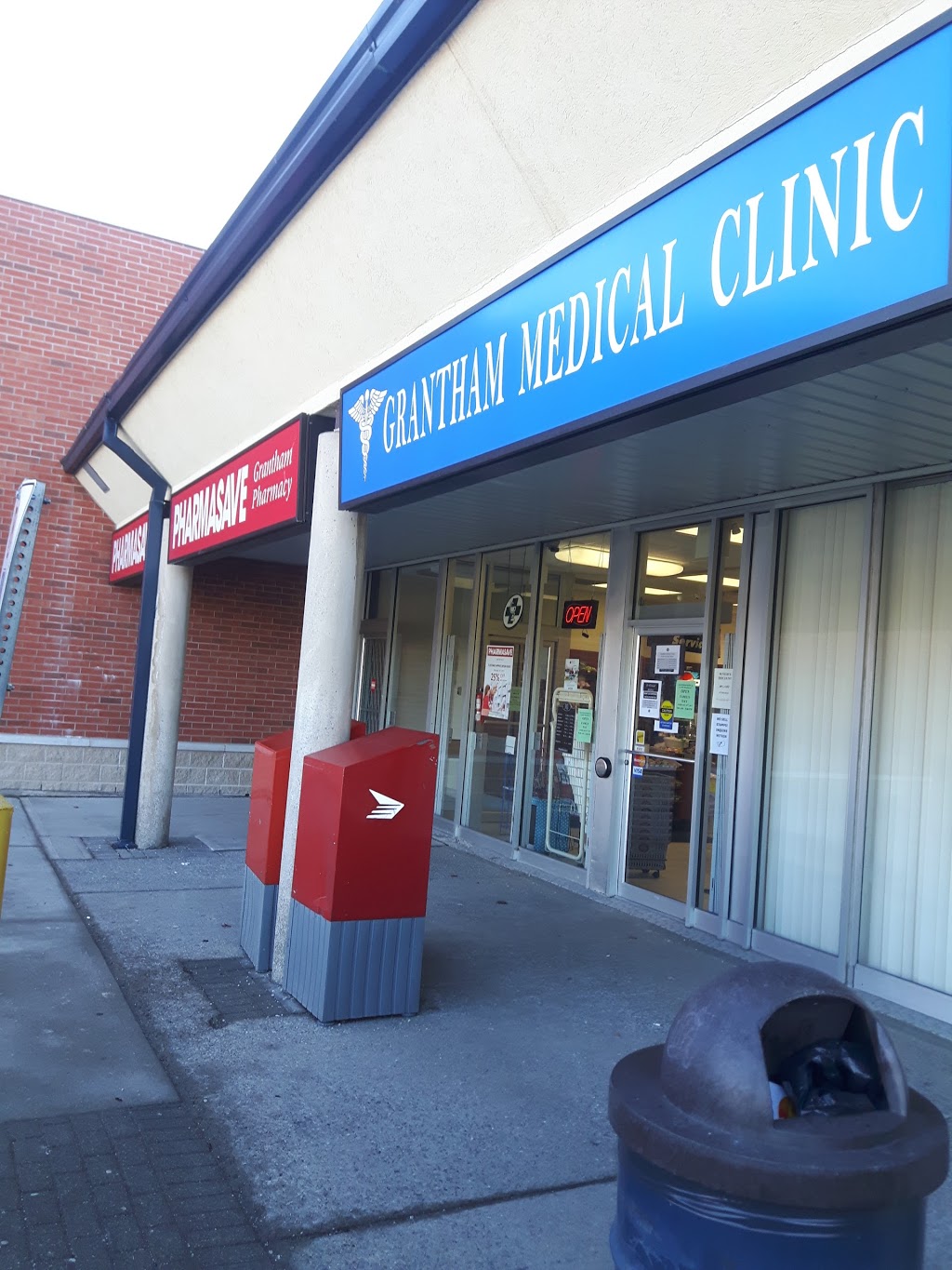 Pharmasave Grantham Pharmacy | 400 Scott St, St. Catharines, ON L2M 3W4, Canada | Phone: (905) 934-3333