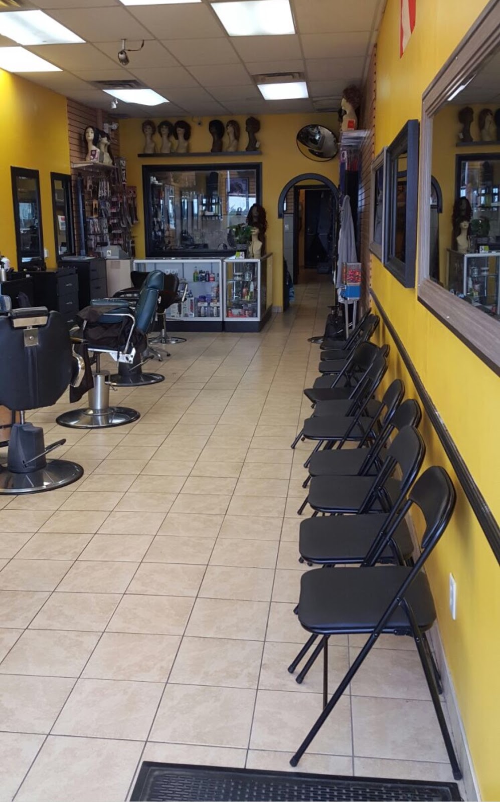 Lilly Beauty Supplies and barber shop | 164 Sandalwood Pkwy E, Brampton, ON L6Z 3S4, Canada | Phone: (905) 970-8885