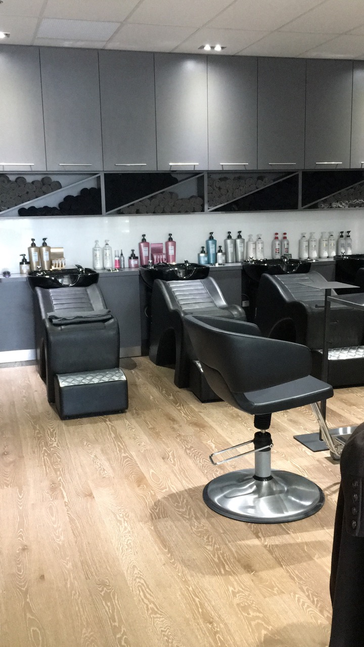 pRO Hair Group | 300 York Mills Rd Unit B1, North York, ON M2L 2Y5, Canada | Phone: (647) 352-2144