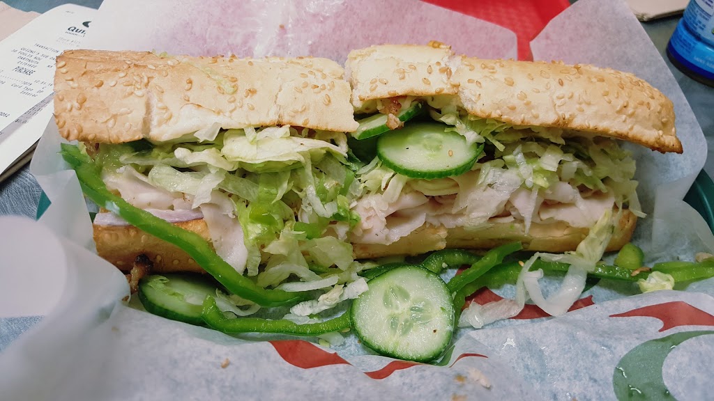 Quiznos | 30 Foulis Row, Dartmouth, NS B3B 0E1, Canada | Phone: (902) 481-2223