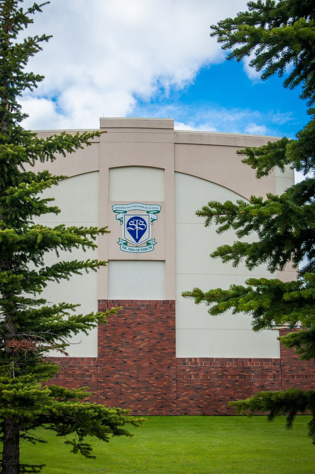 Strathcona-Tweedsmuir School | 306 Ave. West & 32 St. West, Okotoks, AB T1S 1A2, Canada | Phone: (403) 938-4431