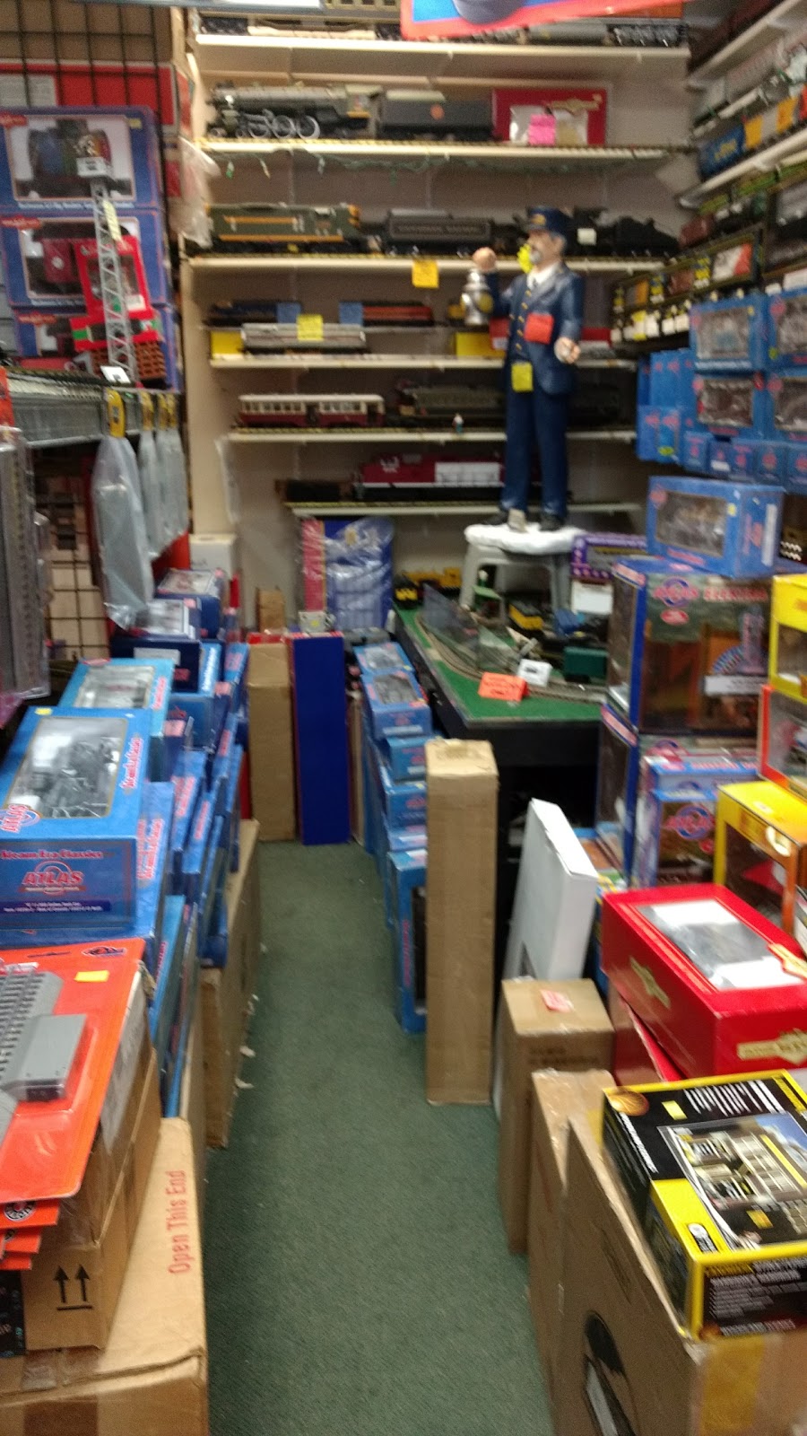 Christmas Train Store | 7 Kakulu Rd, Kanata, ON K2L 2L4, Canada | Phone: (613) 592-9402