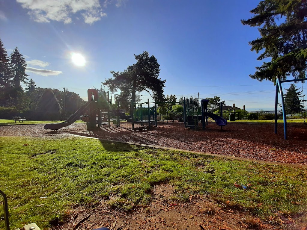 Carisbrooke Park Playground | North Vancouver, BC V7N, Canada | Phone: (604) 983-6575