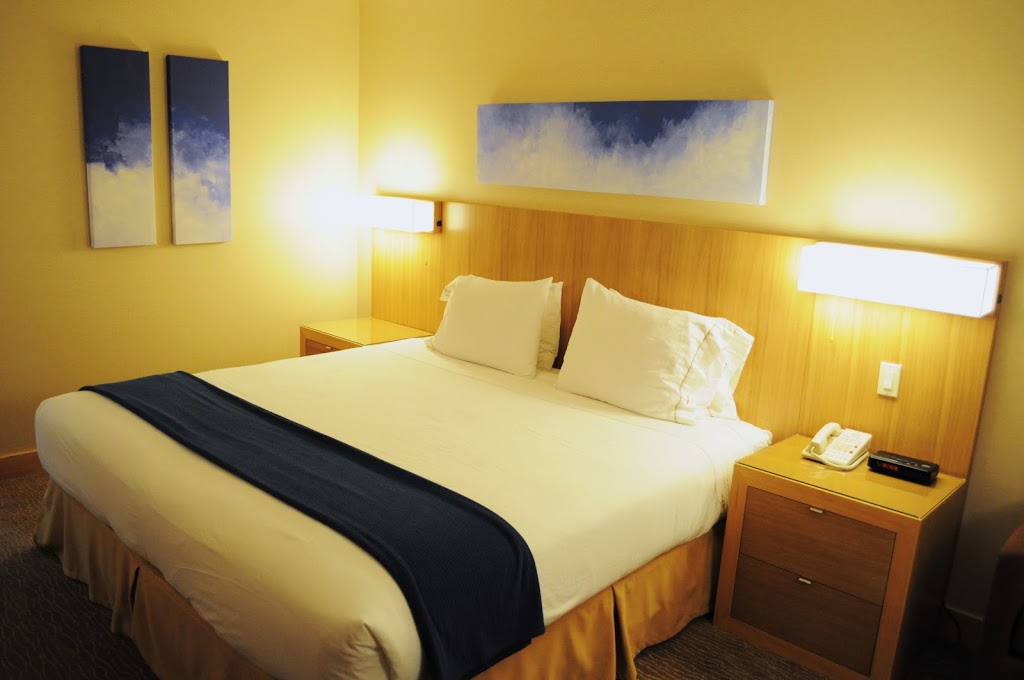 Holiday Inn Express & Suites Langley | 8750 204 St, Langley City, BC V1M 2Y5, Canada | Phone: (604) 882-2000