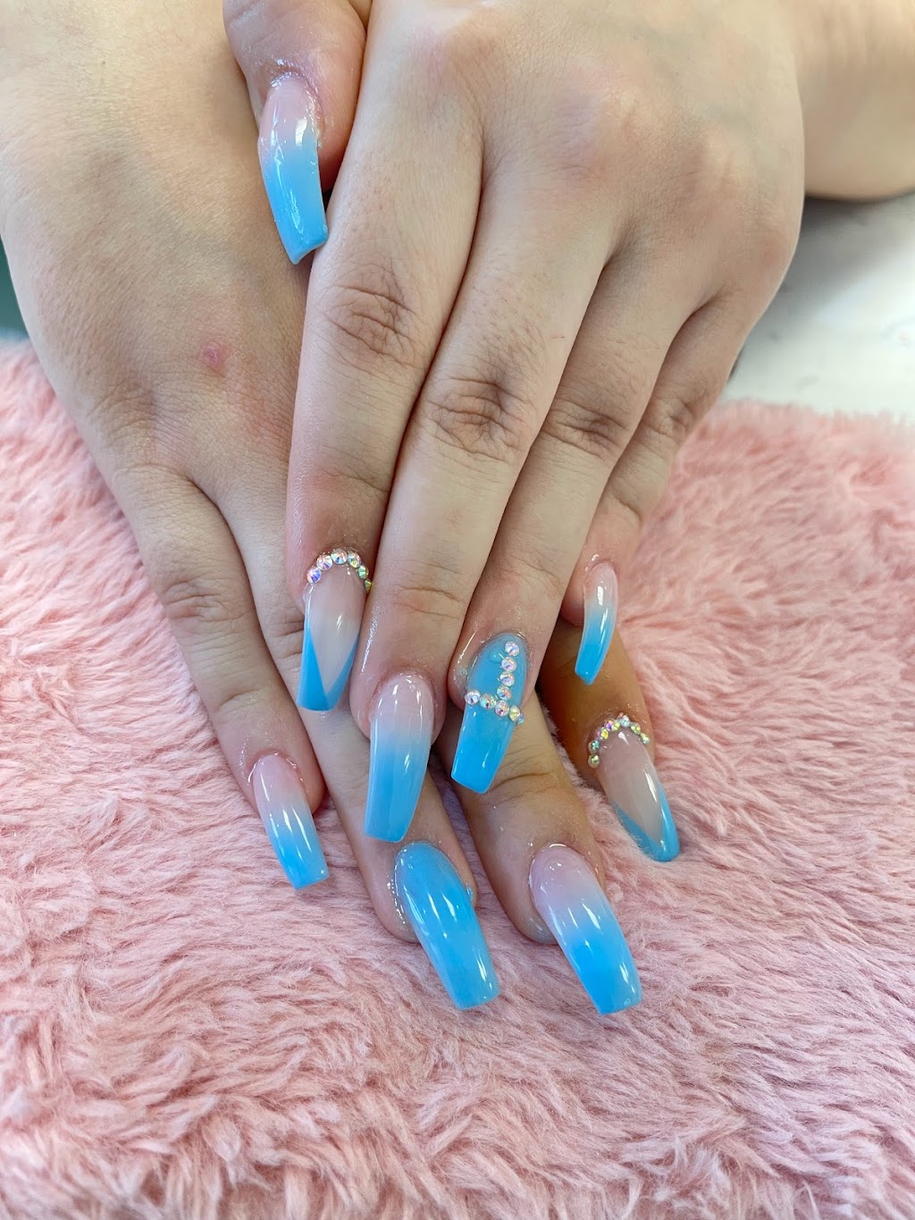 Rosa’s Nail Spa | 27-462 Birchmount Rd, Scarborough, ON M1K 1N8, Canada | Phone: (416) 850-1956