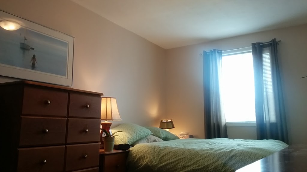 Wellington Roommate Appartments | 231 Wellington St N, Hamilton, ON L8L 2X2, Canada | Phone: (289) 801-1404