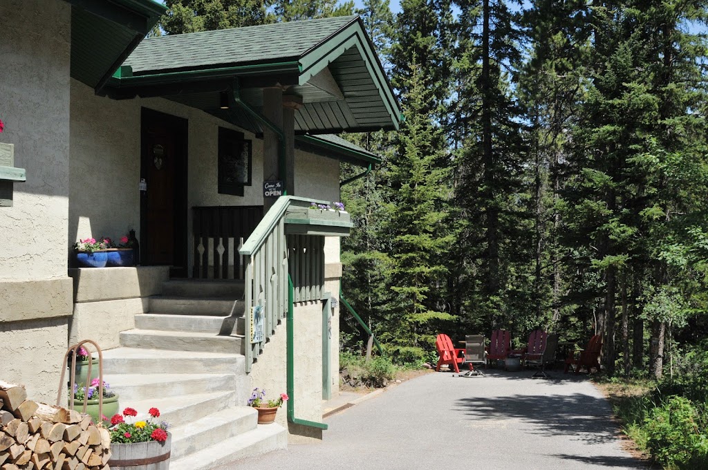 Grandview Chalet | 112 McNeill, Canmore, AB T1W 2R8, Canada | Phone: (844) 849-4555