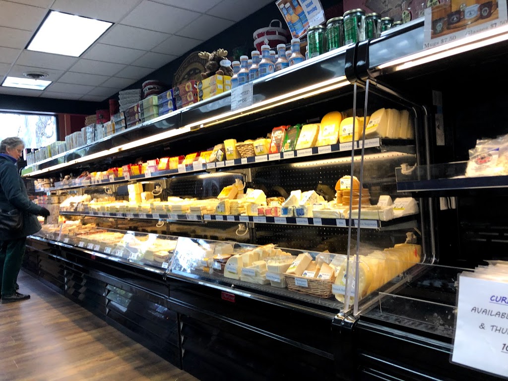 1000 Islands River Rat Cheese | 242 James St, Clayton, NY 13624, USA | Phone: (800) 752-1341