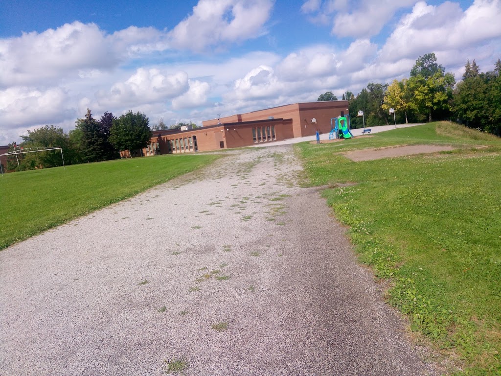 Wellington Public School | 125 Wellington St W, Aurora, ON L4G 2P3, Canada | Phone: (905) 727-9751