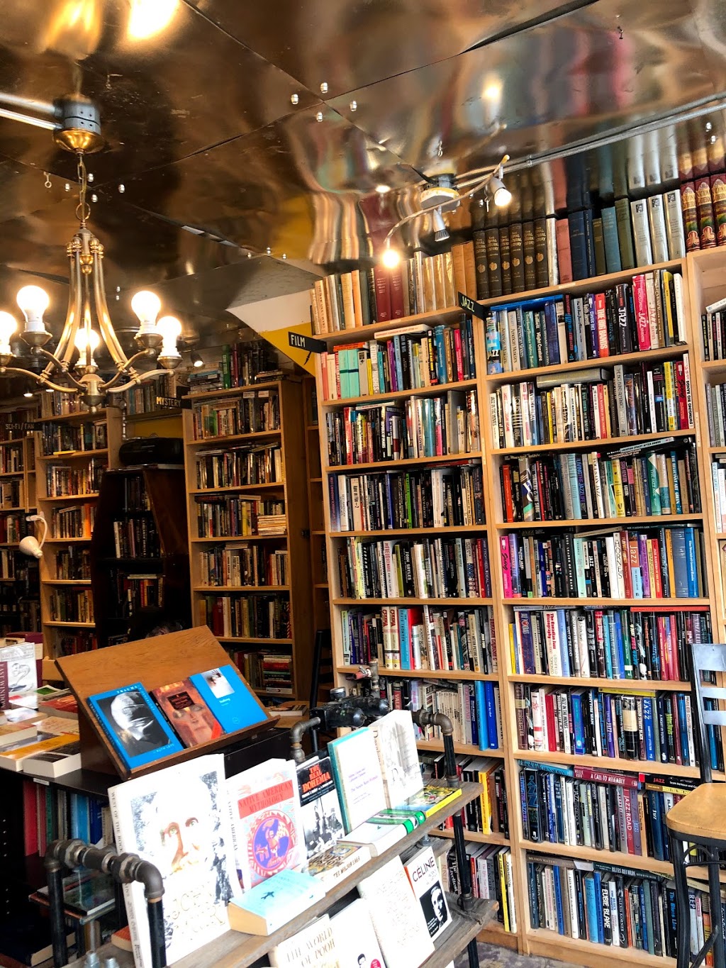 Sellers & Newel Second-Hand Books | 672 College St, Toronto, ON M6G 1B9, Canada | Phone: (647) 778-6345