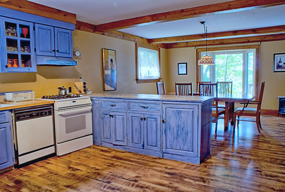 Seymour Point Cottage | 293 Woodland Estates Rd, Campbellford, ON K0L 1L0, Canada | Phone: (705) 632-1405