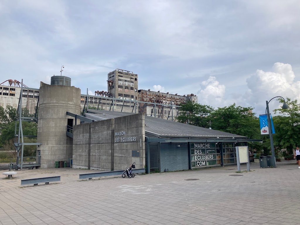 Marché des Éclusiers | 400 R. de la Commune O, Montréal, QC H3C 0N8, Canada | Phone: (438) 795-8265