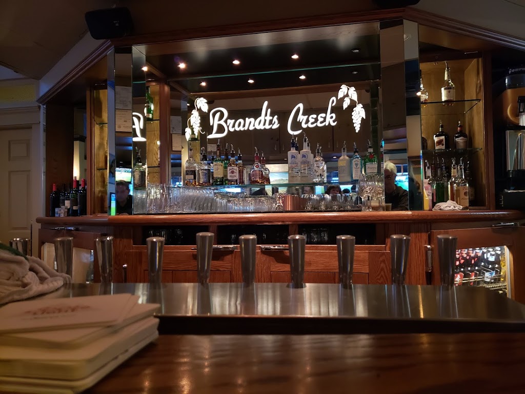 Brandts Creek Pub - Kelowna Pub & Restaurant | 435 Glenmore Rd, Kelowna, BC V1V 1Z6, Canada | Phone: (250) 763-9686