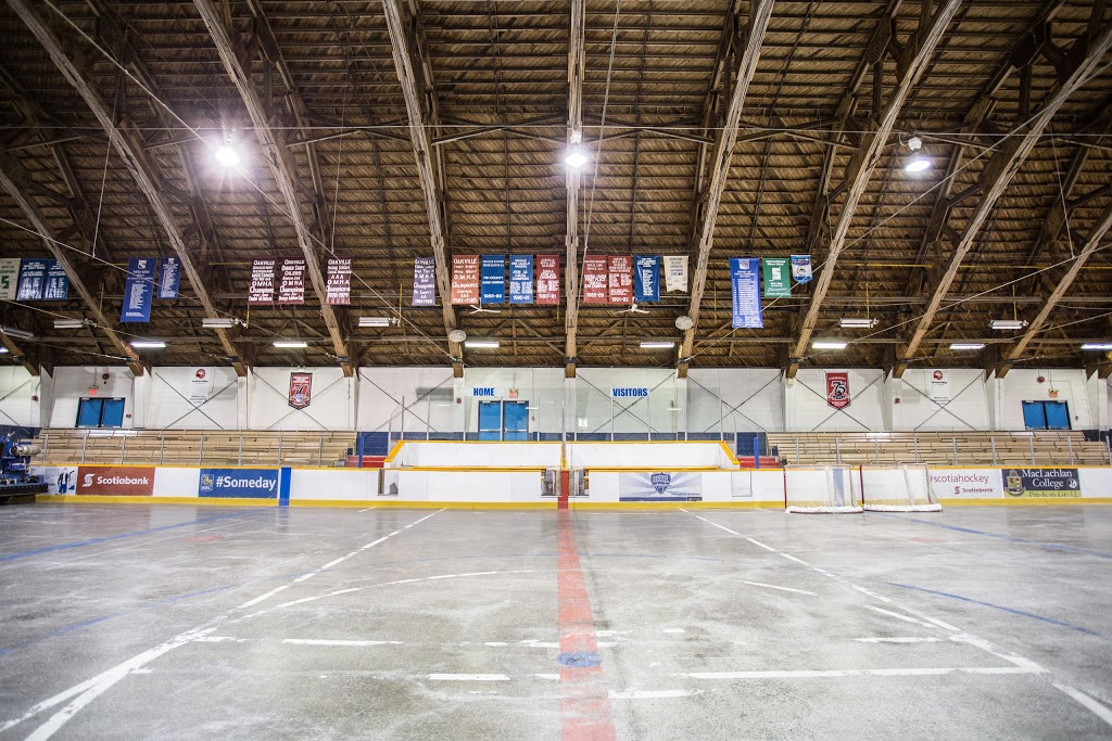 Trafalgar Park Community Centre (Oakville Arena) | 133 Rebecca St, Oakville, ON L6K 1J5, Canada | Phone: (905) 338-4406