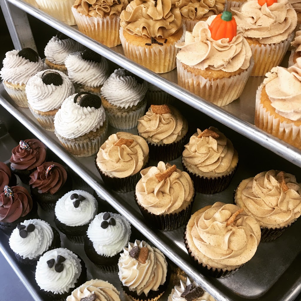 Sweet Temptations Cupcakery | 1398 Gordon St #5, Guelph, ON N1L 1C8, Canada | Phone: (519) 362-0894