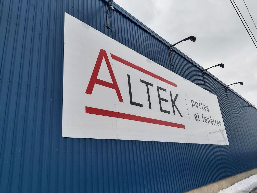 Altek portes et fenêtres | 39 Rue Industrielle, Saint-Apollinaire, QC G0S 2E0, Canada | Phone: (418) 881-3950