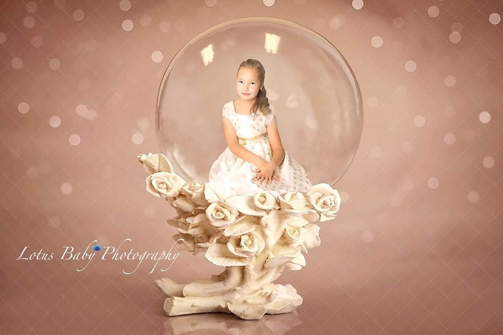 Lotus Baby Photography | 1045 Meadow Ln, Newmarket, ON L3Y 7E4, Canada | Phone: (647) 291-1400