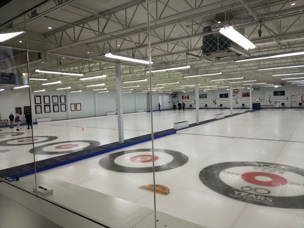 Newmarket Curling Club | 220 Muriel St, Newmarket, ON L3Y 3N3, Canada | Phone: (905) 898-2155