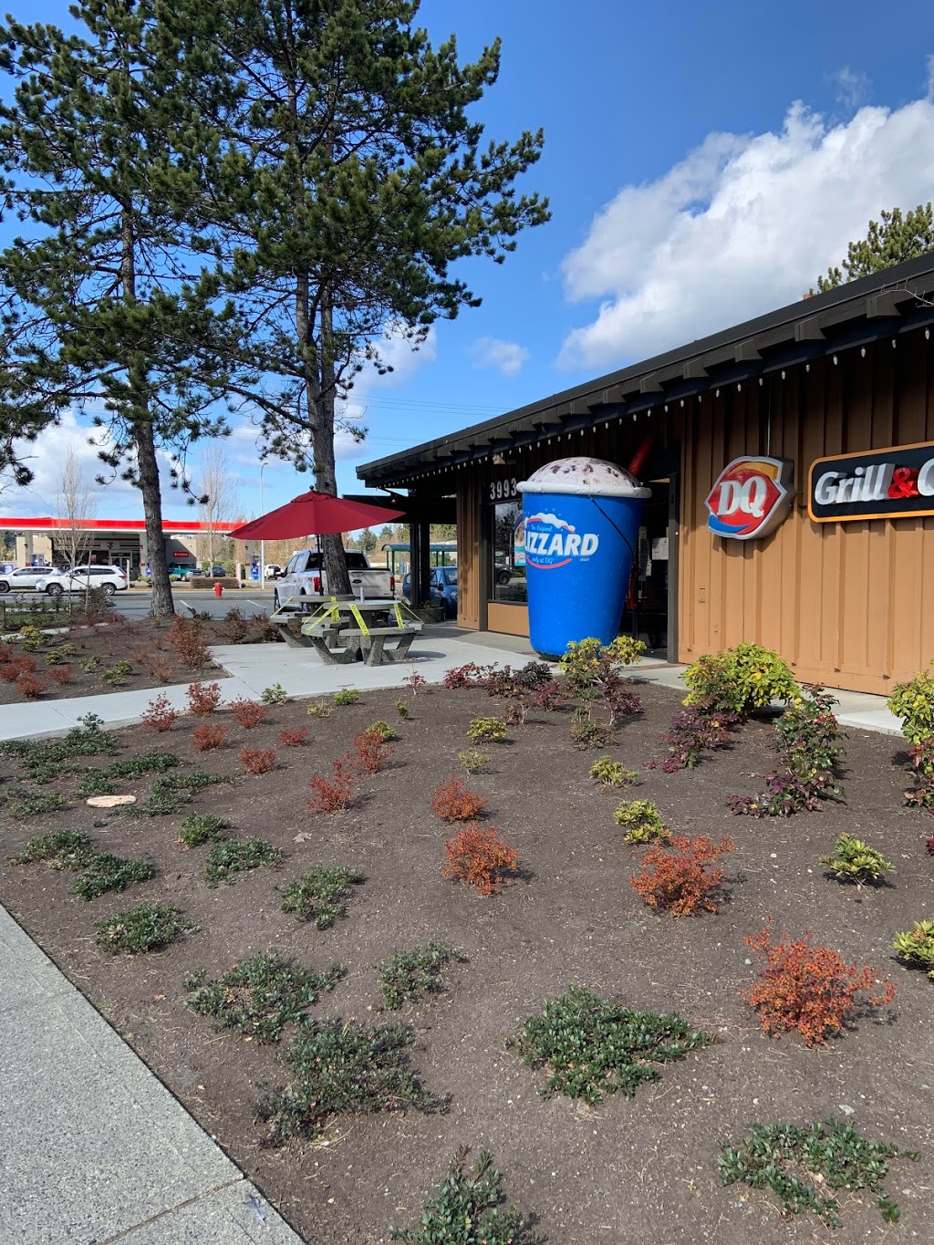 Dairy Queen Grill & Chill | 3993 Quadra St, Victoria, BC V8X 1J8, Canada | Phone: (250) 590-1008