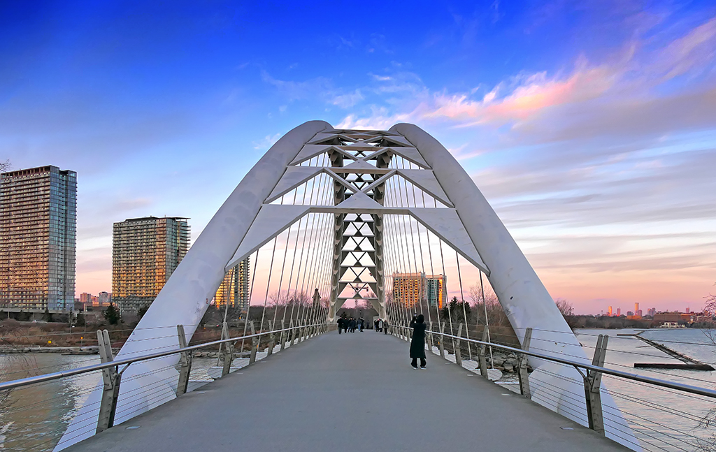 Humber Bay Arch Bridge | Martin Goodman Trail, Toronto, ON M8X 3M9, Canada | Phone: (416) 392-2489