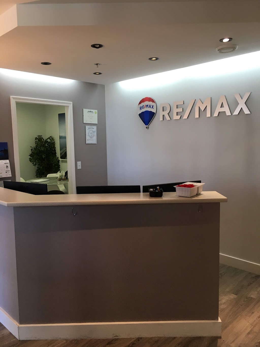 RE/MAX City Realty(Gibsons) | 101-938, Gibsons Way, Gibsons, BC V0N 1V7, Canada | Phone: (604) 886-2670