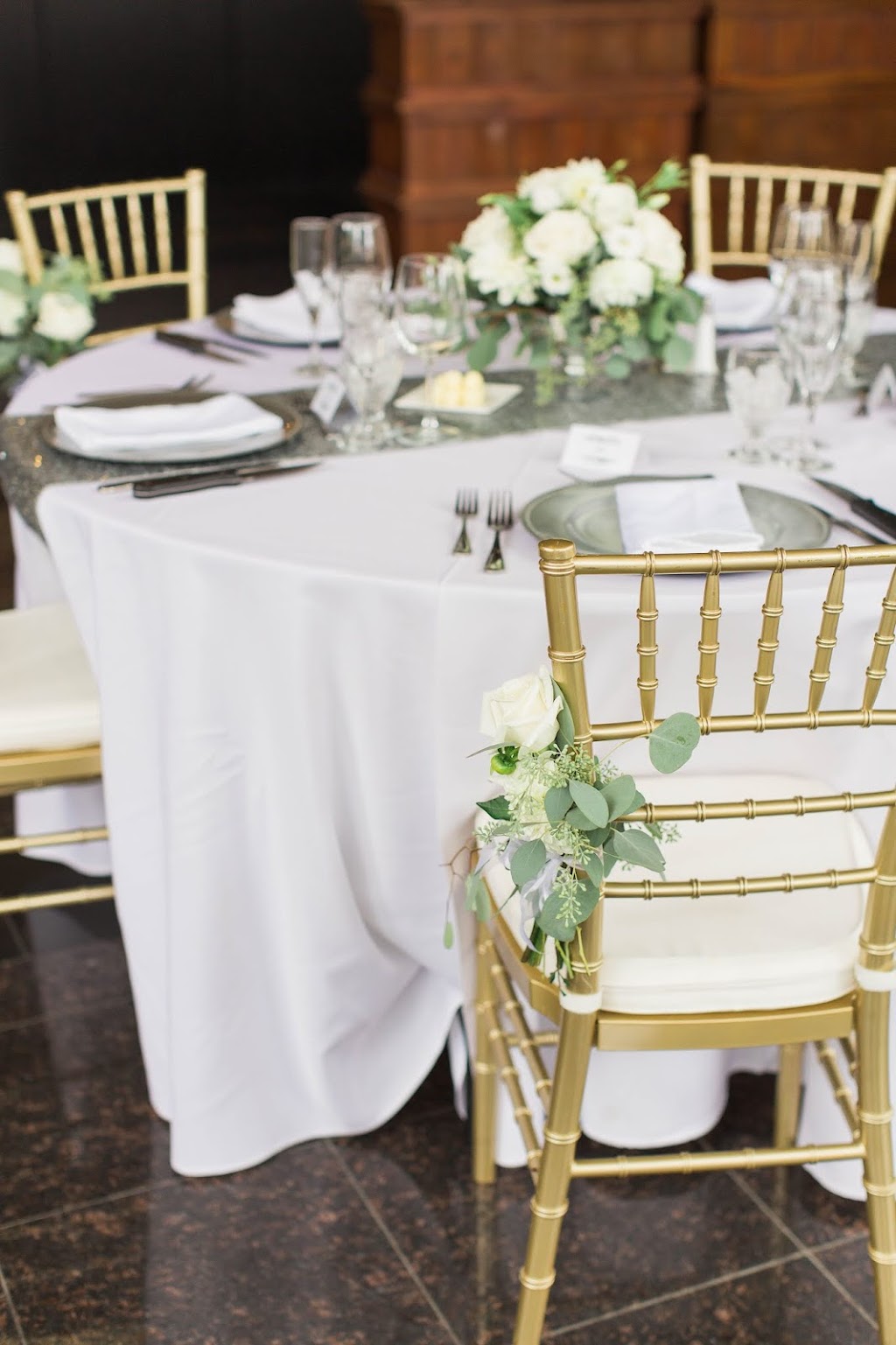 Lux Event Rental | 5330 Canotek Rd, Gloucester, ON K1J, Canada | Phone: (613) 501-0559