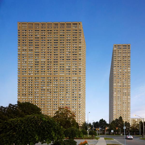 Leaside Towers | 85 Thorncliffe Park Dr, East York, ON M4H 1L6, Canada | Phone: (647) 676-4664