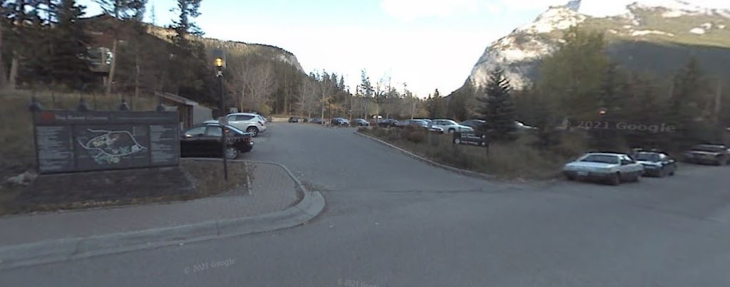 Free Parking Lot | 107 Tunnel Mountain Dr, Banff, AB T1L 1H5, Canada | Phone: (403) 762-6100