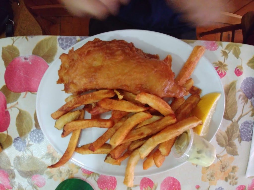 Schooners Fish & Chips | 72 Picton Main St, Bloomfield, ON K0K 1G0, Canada | Phone: (613) 476-2288