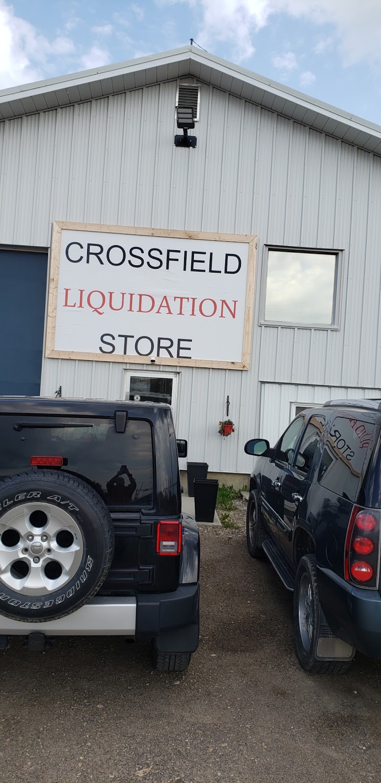 Crossfield Liquidation store | 805 Laut Ave, Crossfield, AB T0M 0S0, Canada | Phone: (709) 728-1557