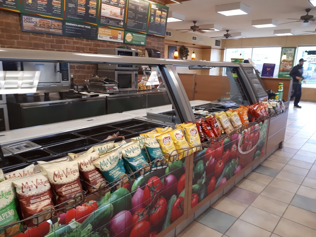 Subway | 8044 Portage Rd, Niagara Falls, ON L2G 5Z1, Canada | Phone: (905) 295-9021