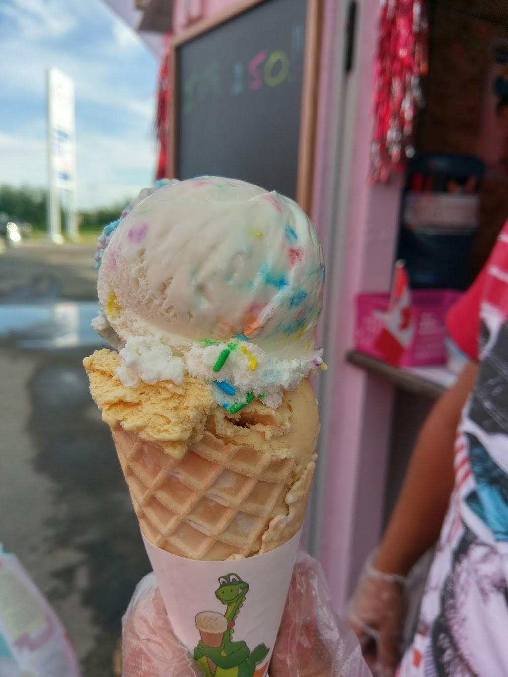 Daily Scoop At Beach Corner | 53101D Range Rd 15, Parkland County, AB T7Y 2E4, Canada