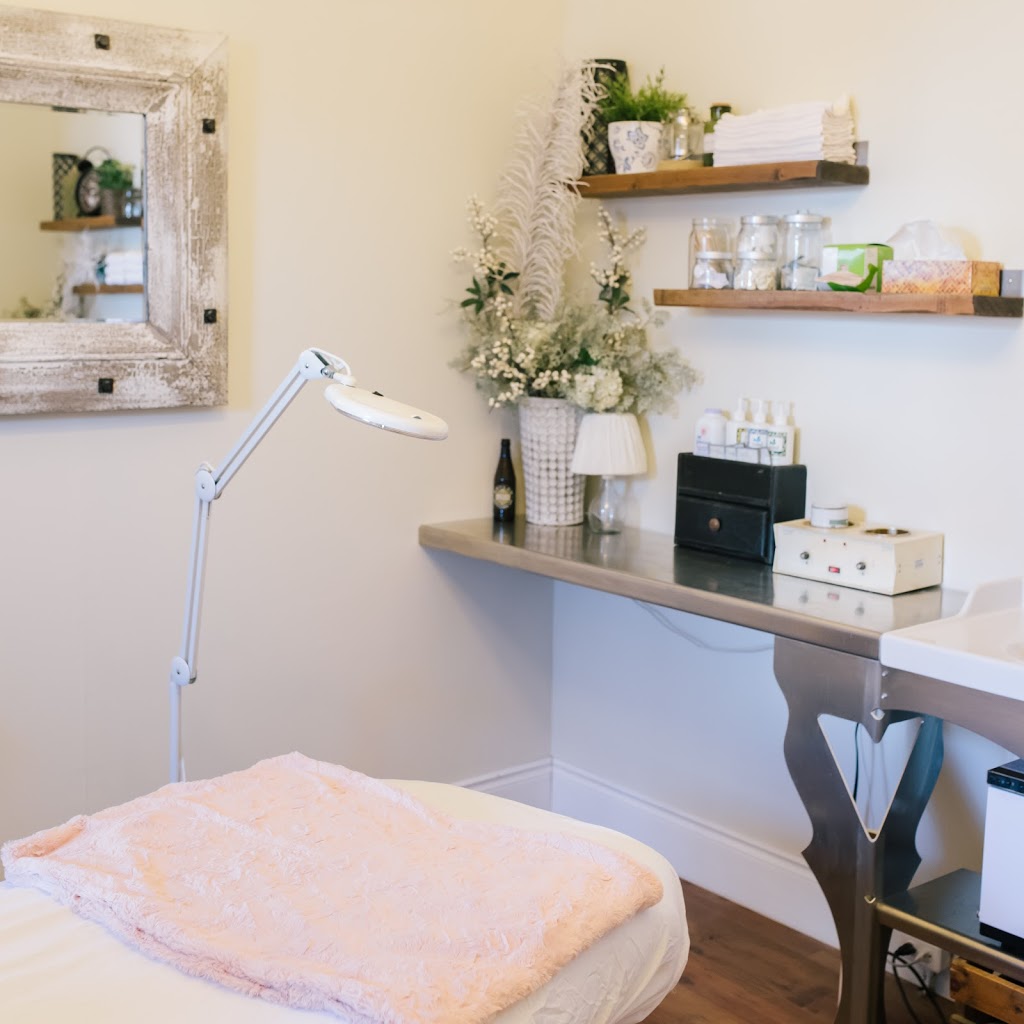 The Village Spa Elora | 115 Geddes St, Elora, ON N0B 1S0, Canada | Phone: (519) 846-1818