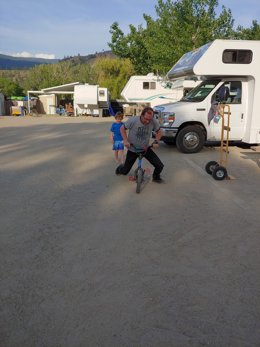 Sun and Sand RV Park | Box 296, 5356 8th Ave., Okanagan Falls, BC V0H 1R0, Canada | Phone: (250) 497-8289