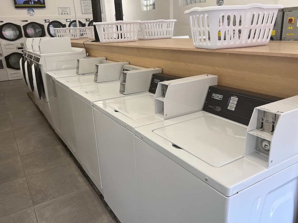 Coin-op Laundry On Somerset | 609 Somerset St W, Ottawa, ON K1R 5K3, Canada | Phone: (613) 231-7468