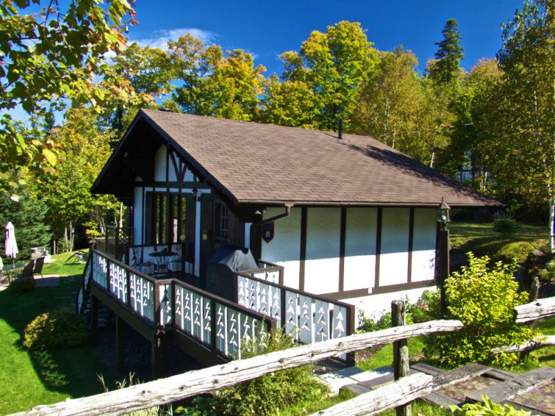 Chalets CharmeNord | 111 Rue de Montreux, Sainte-Agathe-des-Monts, QC J8C 0W8, Canada | Phone: (514) 910-2971