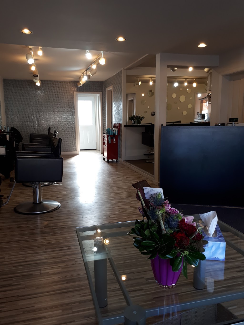 Details Hair Salon | 8 Church St, Uxbridge, ON L9P 1P4, Canada | Phone: (905) 852-3328