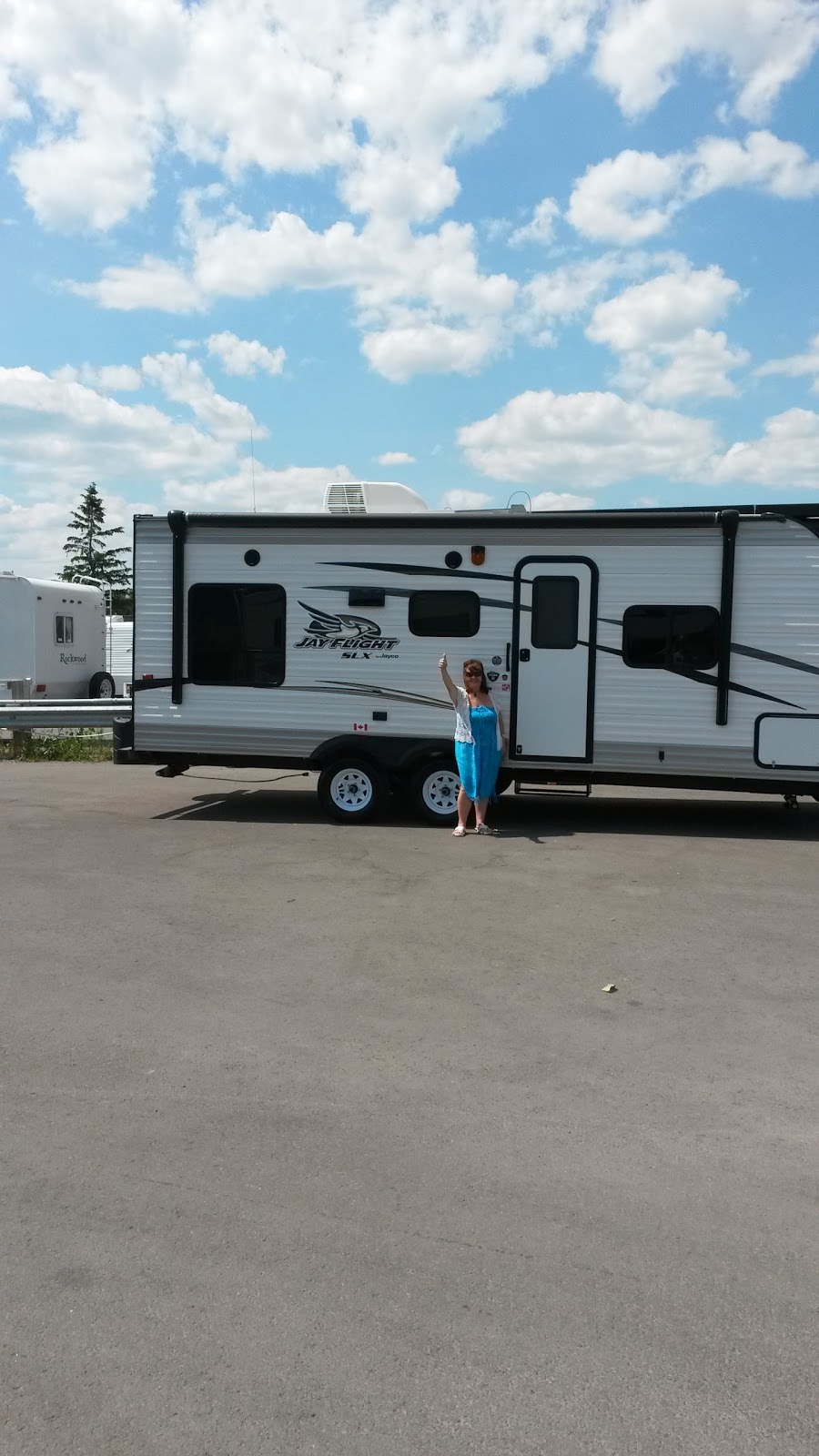 RV Canada Service Centre | 132 Willowlea Rd, Carp, ON K0A 1L0, Canada | Phone: (613) 489-3220