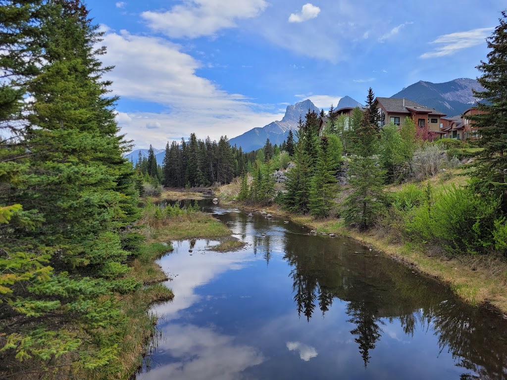 Hidden Falls Bed and Breakfast | 107 Three Sisters Dr, Canmore, AB T1W 2M3, Canada | Phone: (403) 678-3604